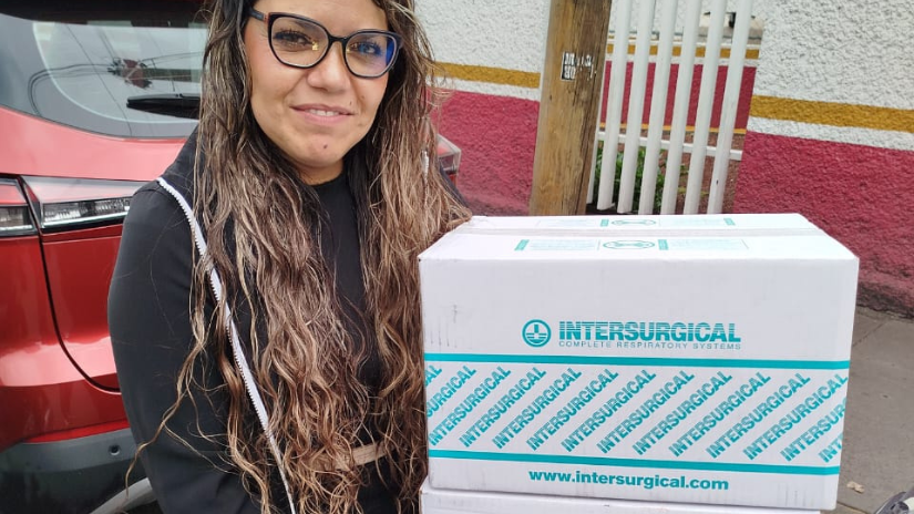 Orgullosos de apoyar con una donación benéfica a la comunidad local hospitales